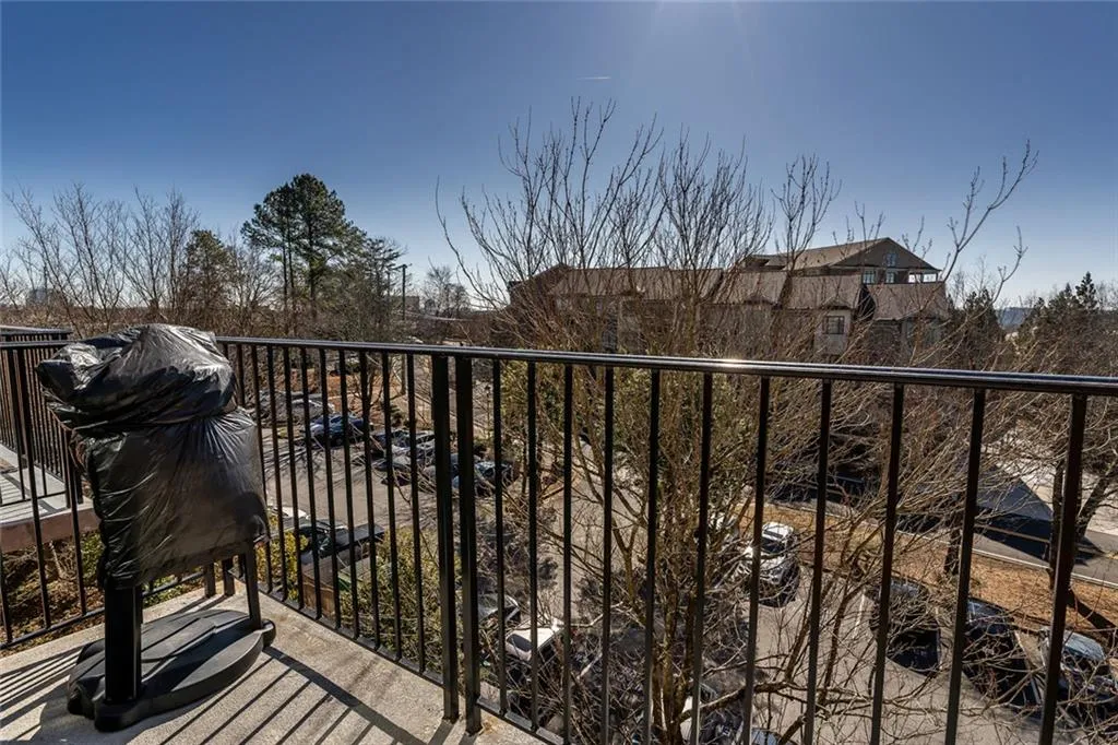 6105 Blue Stone Road Unit 307, Atlanta, Georgia 30328, 1 Bedroom Bedrooms, ,1 BathroomBathrooms,Residential,For Sale,6105 Blue Stone Road Unit 307,7712860