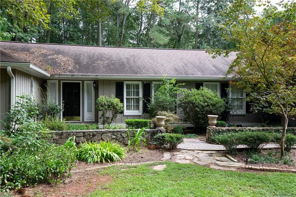 7675 Nesbit Ferry Road, Sandy Springs, Georgia 30350, 4 Bedrooms Bedrooms, ,2 BathroomsBathrooms,Residential,Sold,7675 Nesbit Ferry Road,6780417