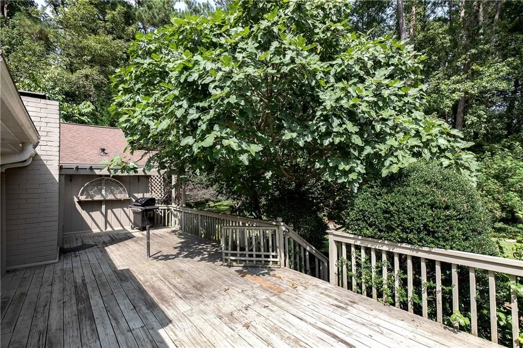 7675 Nesbit Ferry Road, Sandy Springs, Georgia 30350, 4 Bedrooms Bedrooms, ,2 BathroomsBathrooms,Residential,Sold,7675 Nesbit Ferry Road,6780417