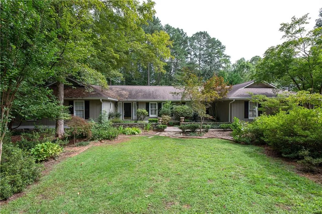 7675 Nesbit Ferry Road, Sandy Springs, Georgia 30350, 4 Bedrooms Bedrooms, ,2 BathroomsBathrooms,Residential,Sold,7675 Nesbit Ferry Road,6780417