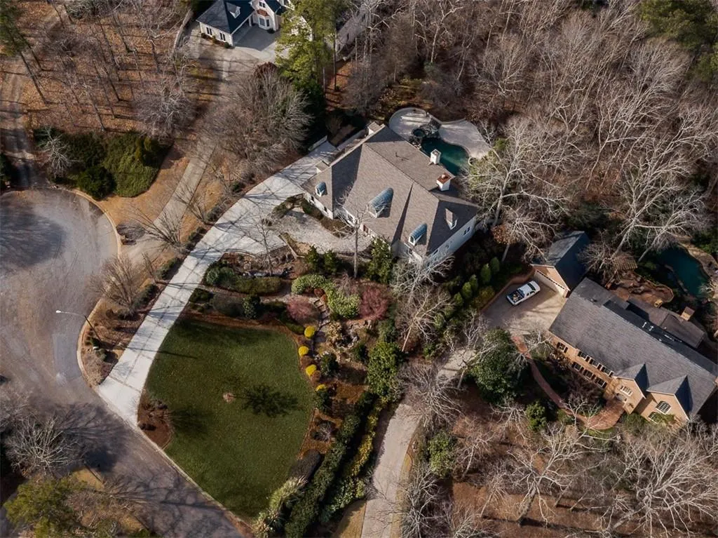 2895 Coles Way, Sandy Springs, Georgia 30350, 5 Bedrooms Bedrooms, ,4 BathroomsBathrooms,Residential,Sold,2895 Coles Way,6824630