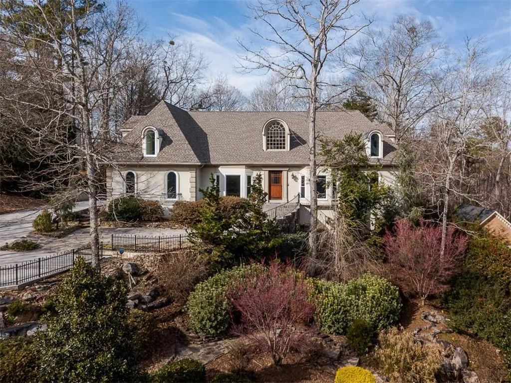 2895 Coles Way, Sandy Springs, Georgia 30350, 5 Bedrooms Bedrooms, ,4 BathroomsBathrooms,Residential,Sold,2895 Coles Way,6824630