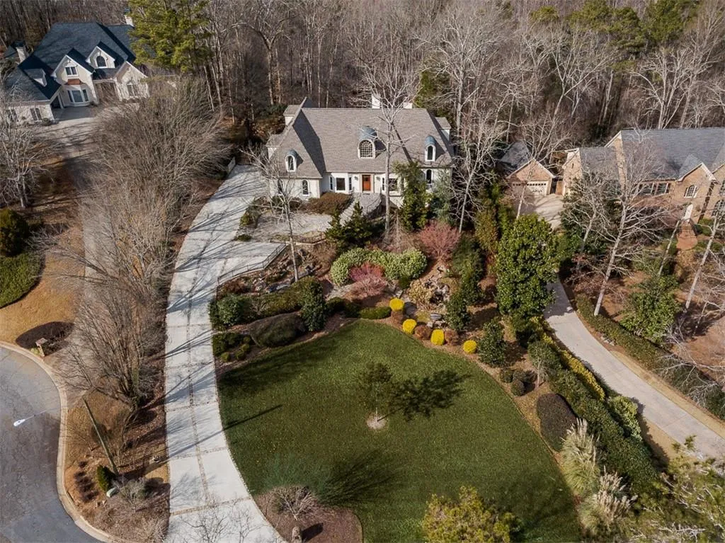 2895 Coles Way, Sandy Springs, Georgia 30350, 5 Bedrooms Bedrooms, ,4 BathroomsBathrooms,Residential,Sold,2895 Coles Way,6824630
