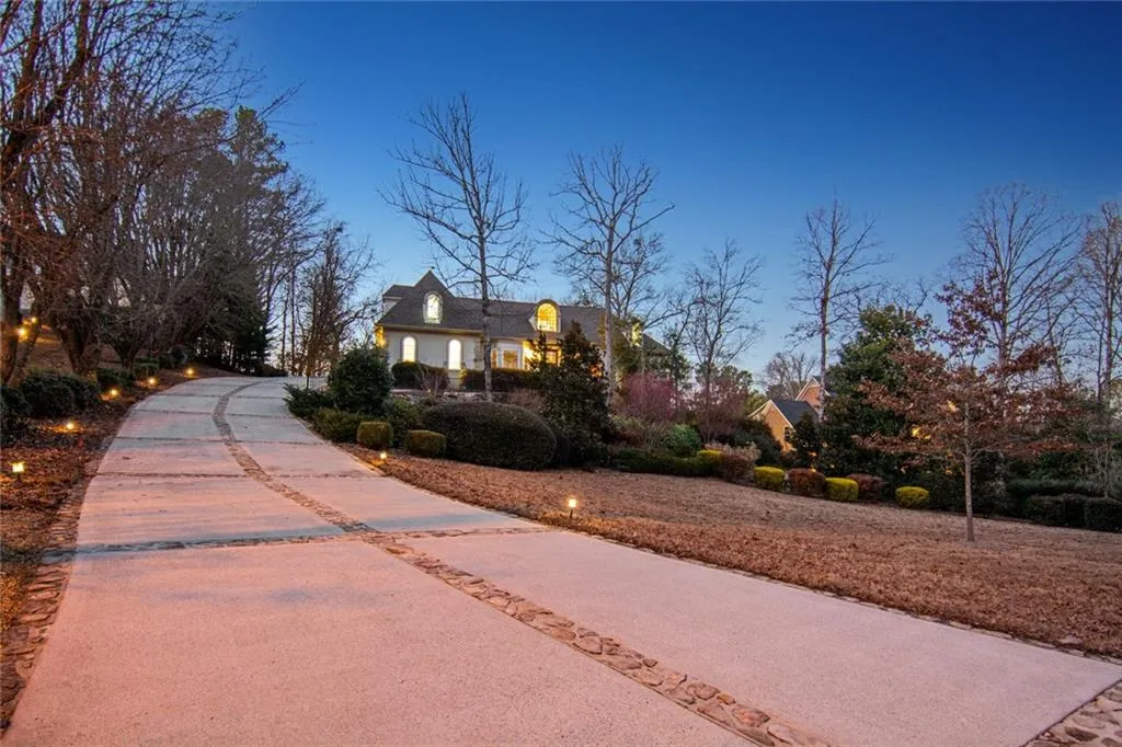 2895 Coles Way, Sandy Springs, Georgia 30350, 5 Bedrooms Bedrooms, ,4 BathroomsBathrooms,Residential,Sold,2895 Coles Way,6824630