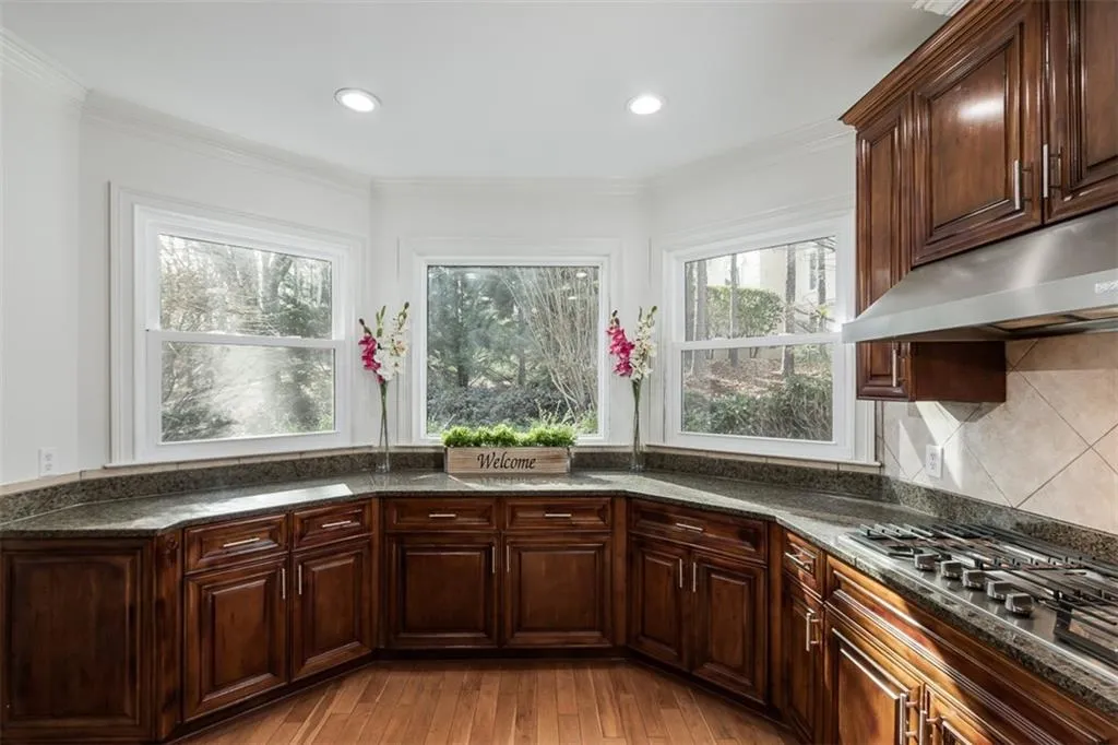 2895 Coles Way, Sandy Springs, Georgia 30350, 5 Bedrooms Bedrooms, ,4 BathroomsBathrooms,Residential,Sold,2895 Coles Way,6824630