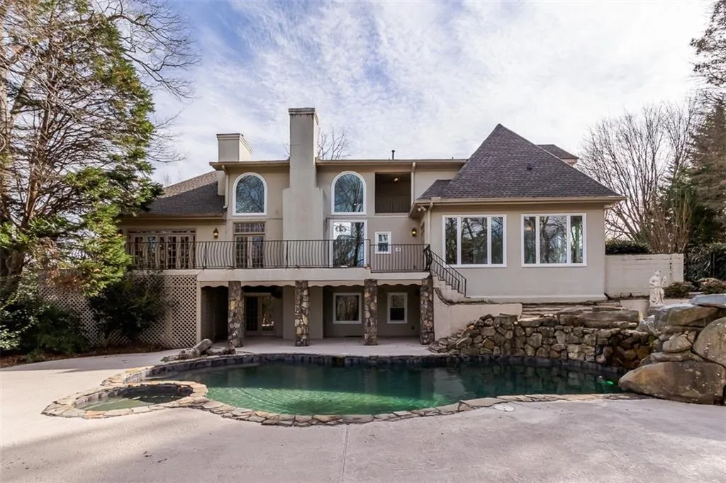2895 Coles Way, Sandy Springs, Georgia 30350, 5 Bedrooms Bedrooms, ,4 BathroomsBathrooms,Residential,Sold,2895 Coles Way,6824630