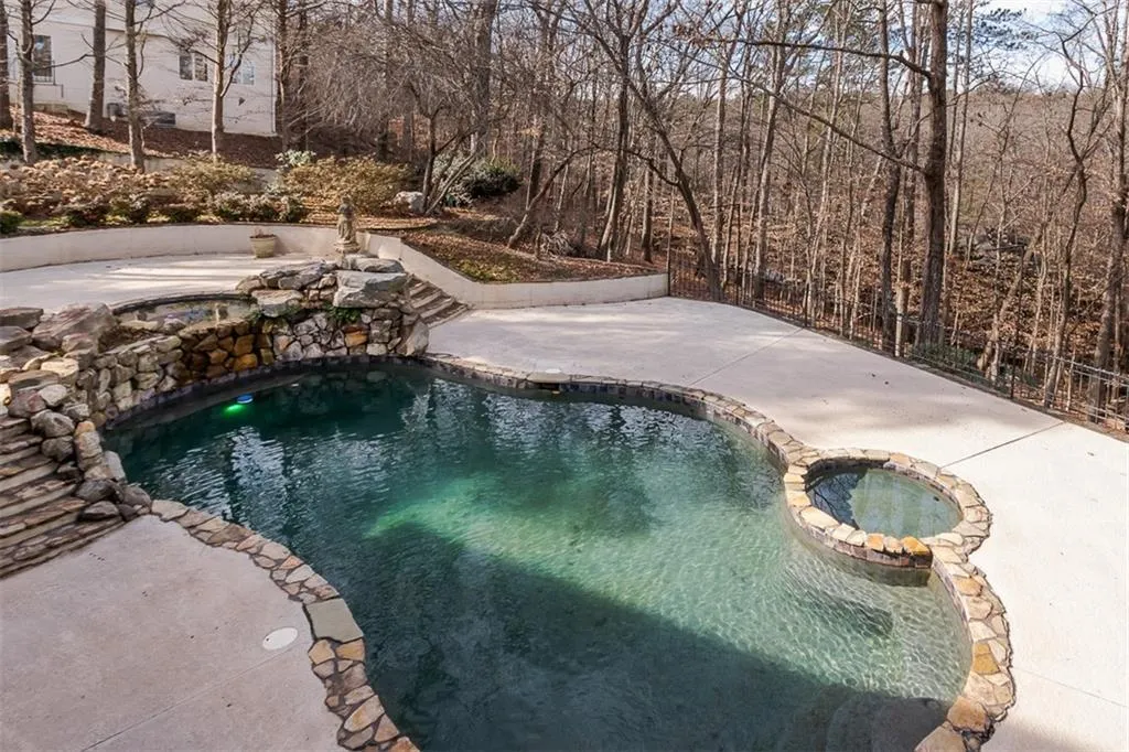 2895 Coles Way, Sandy Springs, Georgia 30350, 5 Bedrooms Bedrooms, ,4 BathroomsBathrooms,Residential,Sold,2895 Coles Way,6824630