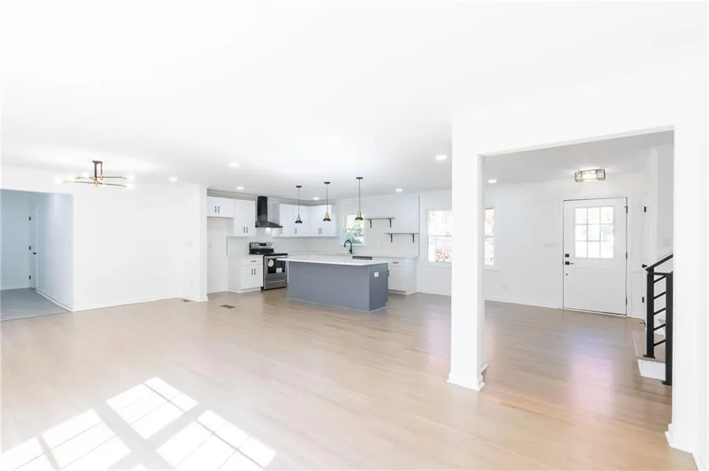 55 Silverwood Road, Sandy Springs, Georgia 30342, 4 Bedrooms Bedrooms, ,2 BathroomsBathrooms,Residential,Sold,55 Silverwood Road,7137677