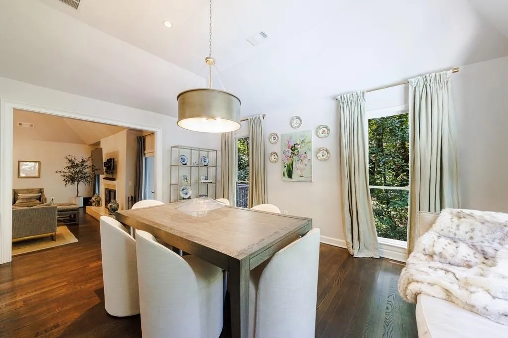 5530 W Idlewood Lane, Atlanta, Georgia 30327, 5 Bedrooms Bedrooms, ,3 BathroomsBathrooms,Residential,Sold,5530 W Idlewood Lane,7447666 5530 W Idlewood Lane, Atlanta, Georgia 30327, 5 Bedrooms Bedrooms, ,3 BathroomsBathrooms,Residential,Sold,5530 W Idlewood Lane,7447666