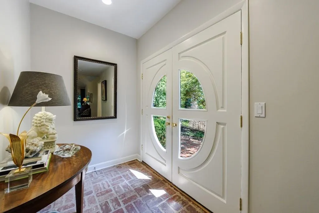 5530 W Idlewood Lane, Atlanta, Georgia 30327, 5 Bedrooms Bedrooms, ,3 BathroomsBathrooms,Residential,Sold,5530 W Idlewood Lane,7447666 5530 W Idlewood Lane, Atlanta, Georgia 30327, 5 Bedrooms Bedrooms, ,3 BathroomsBathrooms,Residential,Sold,5530 W Idlewood Lane,7447666