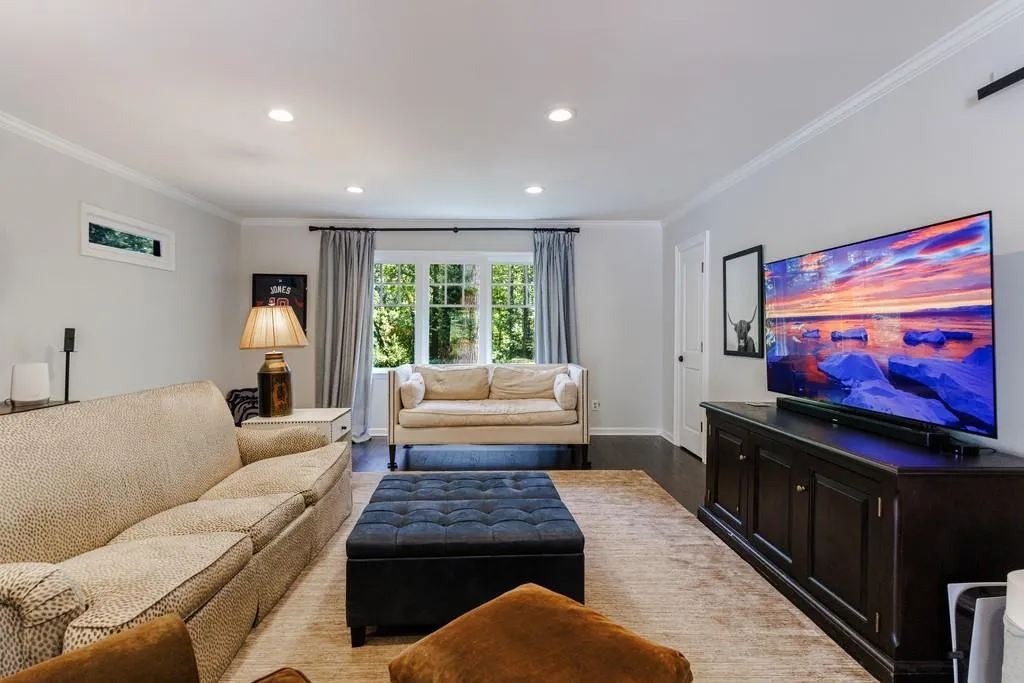 5530 W Idlewood Lane, Atlanta, Georgia 30327, 5 Bedrooms Bedrooms, ,3 BathroomsBathrooms,Residential,Sold,5530 W Idlewood Lane,7447666 5530 W Idlewood Lane, Atlanta, Georgia 30327, 5 Bedrooms Bedrooms, ,3 BathroomsBathrooms,Residential,Sold,5530 W Idlewood Lane,7447666