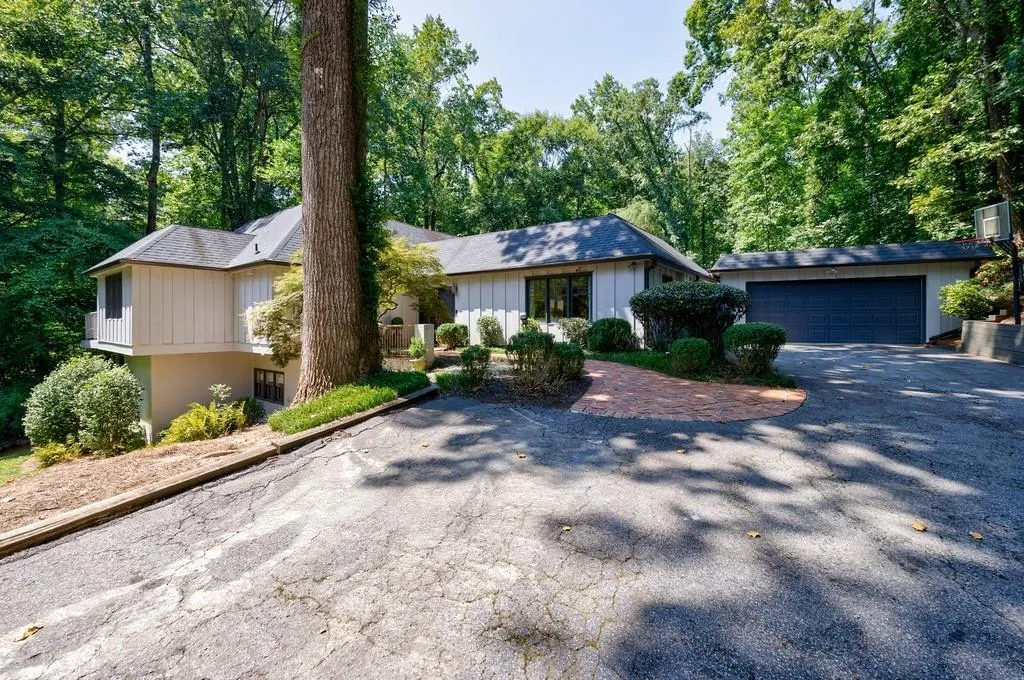 5530 W Idlewood Lane, Atlanta, Georgia 30327, 5 Bedrooms Bedrooms, ,3 BathroomsBathrooms,Residential,Sold,5530 W Idlewood Lane,7447666 5530 W Idlewood Lane, Atlanta, Georgia 30327, 5 Bedrooms Bedrooms, ,3 BathroomsBathrooms,Residential,Sold,5530 W Idlewood Lane,7447666