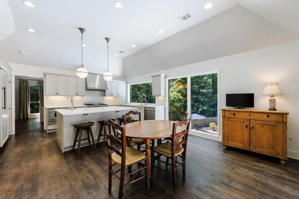 5530 W Idlewood Lane, Atlanta, Georgia 30327, 5 Bedrooms Bedrooms, ,3 BathroomsBathrooms,Residential,Sold,5530 W Idlewood Lane,7447666 5530 W Idlewood Lane, Atlanta, Georgia 30327, 5 Bedrooms Bedrooms, ,3 BathroomsBathrooms,Residential,Sold,5530 W Idlewood Lane,7447666