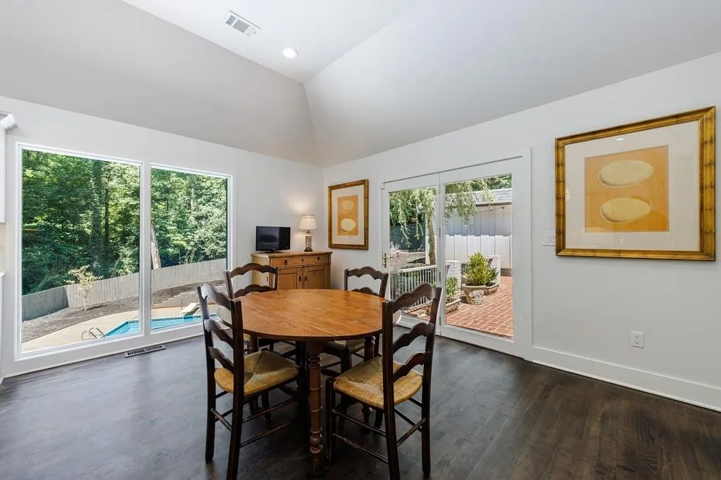 5530 W Idlewood Lane, Atlanta, Georgia 30327, 5 Bedrooms Bedrooms, ,3 BathroomsBathrooms,Residential,Sold,5530 W Idlewood Lane,7447666 5530 W Idlewood Lane, Atlanta, Georgia 30327, 5 Bedrooms Bedrooms, ,3 BathroomsBathrooms,Residential,Sold,5530 W Idlewood Lane,7447666