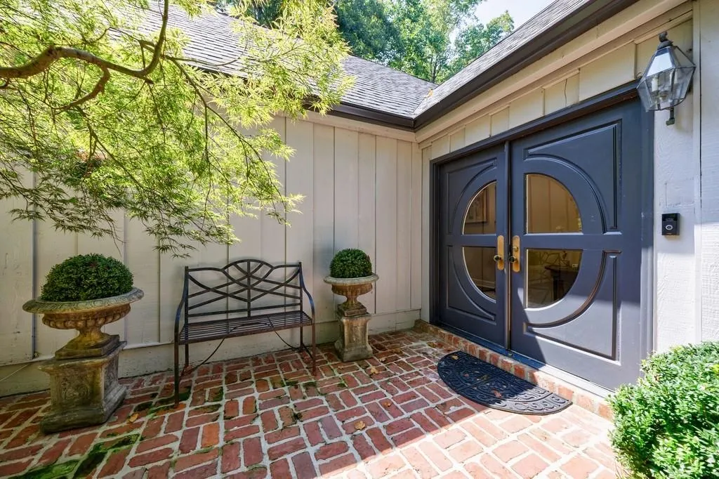 5530 W Idlewood Lane, Atlanta, Georgia 30327, 5 Bedrooms Bedrooms, ,3 BathroomsBathrooms,Residential,Sold,5530 W Idlewood Lane,7447666 5530 W Idlewood Lane, Atlanta, Georgia 30327, 5 Bedrooms Bedrooms, ,3 BathroomsBathrooms,Residential,Sold,5530 W Idlewood Lane,7447666