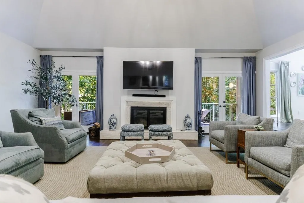 5530 W Idlewood Lane, Atlanta, Georgia 30327, 5 Bedrooms Bedrooms, ,3 BathroomsBathrooms,Residential,Sold,5530 W Idlewood Lane,7447666 5530 W Idlewood Lane, Atlanta, Georgia 30327, 5 Bedrooms Bedrooms, ,3 BathroomsBathrooms,Residential,Sold,5530 W Idlewood Lane,7447666