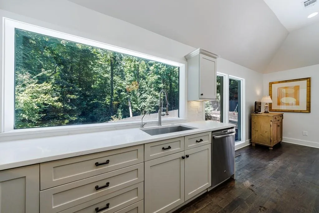 5530 W Idlewood Lane, Atlanta, Georgia 30327, 5 Bedrooms Bedrooms, ,3 BathroomsBathrooms,Residential,Sold,5530 W Idlewood Lane,7447666 5530 W Idlewood Lane, Atlanta, Georgia 30327, 5 Bedrooms Bedrooms, ,3 BathroomsBathrooms,Residential,Sold,5530 W Idlewood Lane,7447666