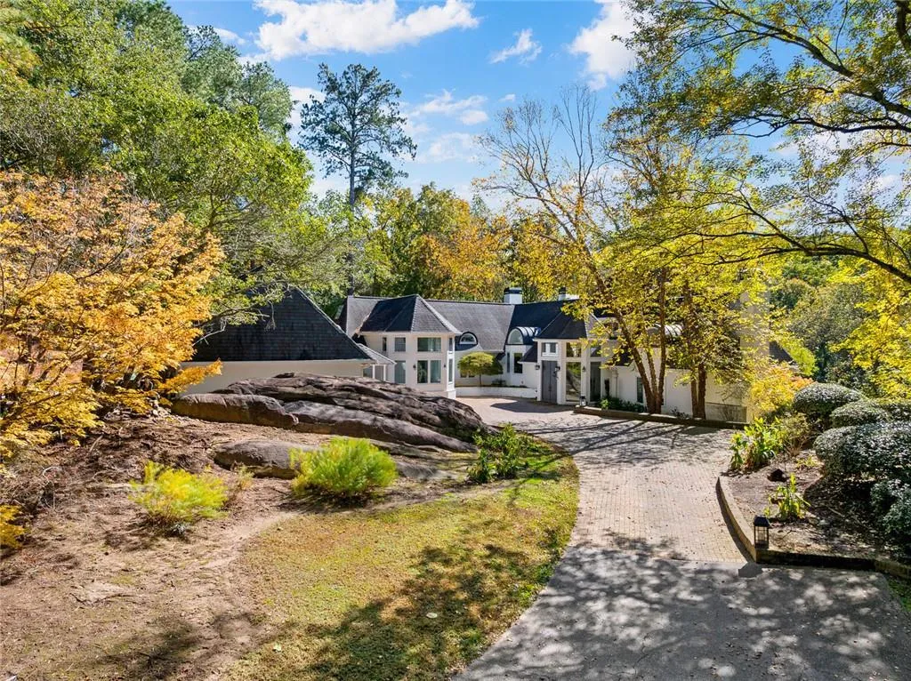 3906 Paces Ferry Road Nw, Atlanta, Georgia 30327, 6 Bedrooms Bedrooms, ,5 BathroomsBathrooms,Residential,For Sale,3906 Paces Ferry Road Nw,7677079
