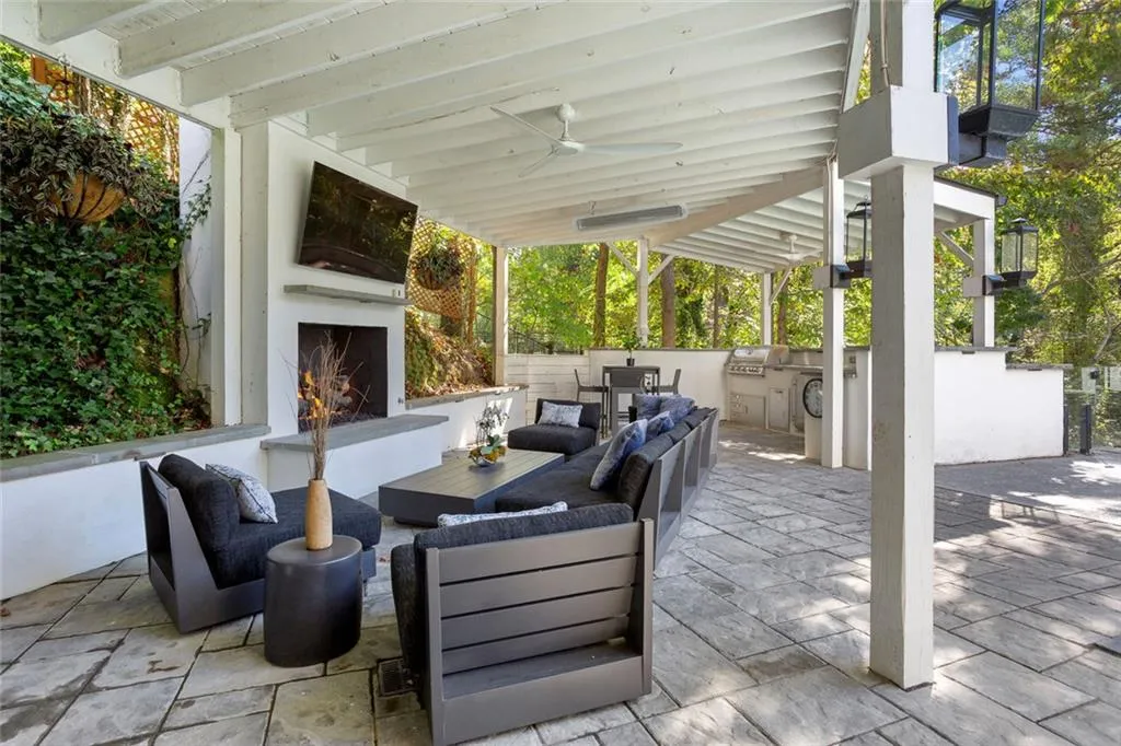 3906 Paces Ferry Road Nw, Atlanta, Georgia 30327, 6 Bedrooms Bedrooms, ,5 BathroomsBathrooms,Residential,For Sale,3906 Paces Ferry Road Nw,7677079