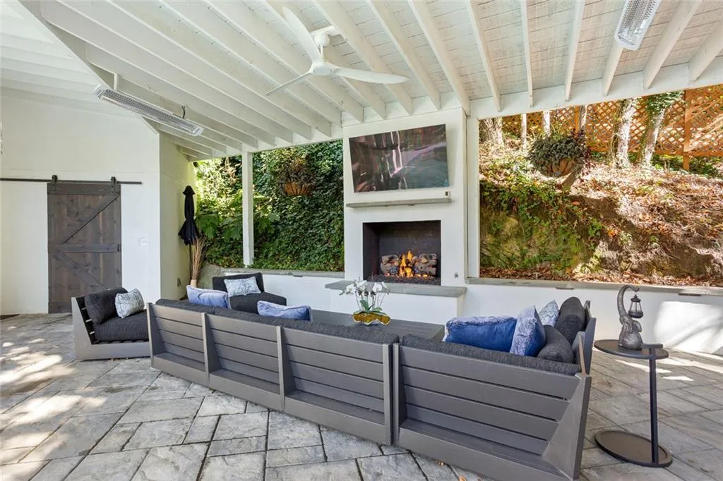 3906 Paces Ferry Road Nw, Atlanta, Georgia 30327, 6 Bedrooms Bedrooms, ,5 BathroomsBathrooms,Residential,For Sale,3906 Paces Ferry Road Nw,7677079