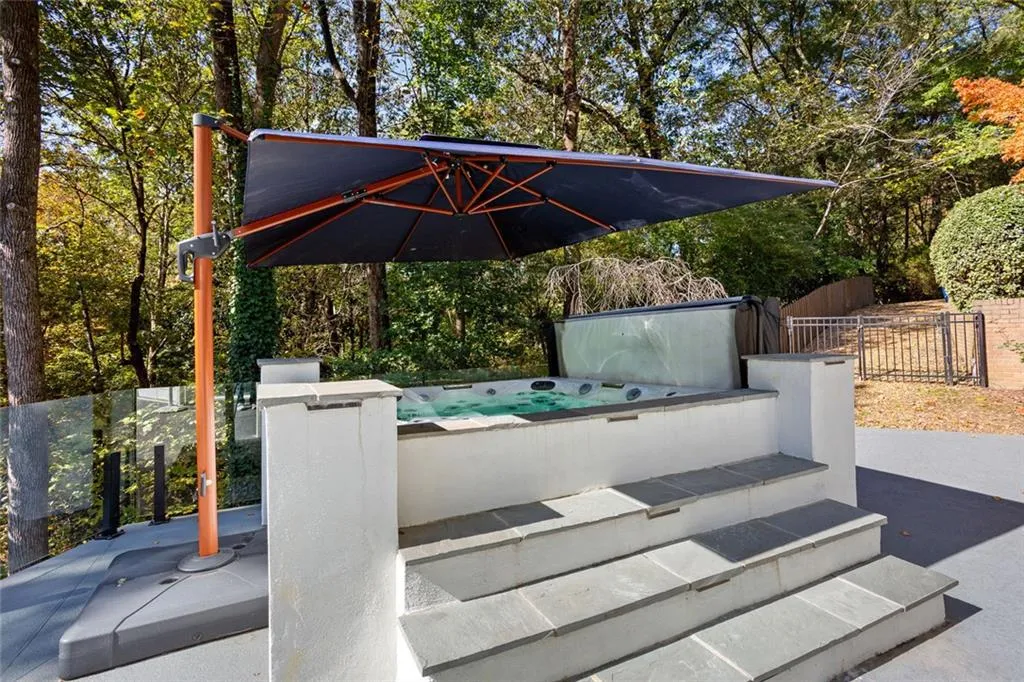 3906 Paces Ferry Road Nw, Atlanta, Georgia 30327, 6 Bedrooms Bedrooms, ,5 BathroomsBathrooms,Residential,For Sale,3906 Paces Ferry Road Nw,7677079