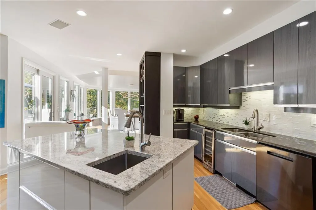 3906 Paces Ferry Road Nw, Atlanta, Georgia 30327, 6 Bedrooms Bedrooms, ,5 BathroomsBathrooms,Residential,For Sale,3906 Paces Ferry Road Nw,7677079