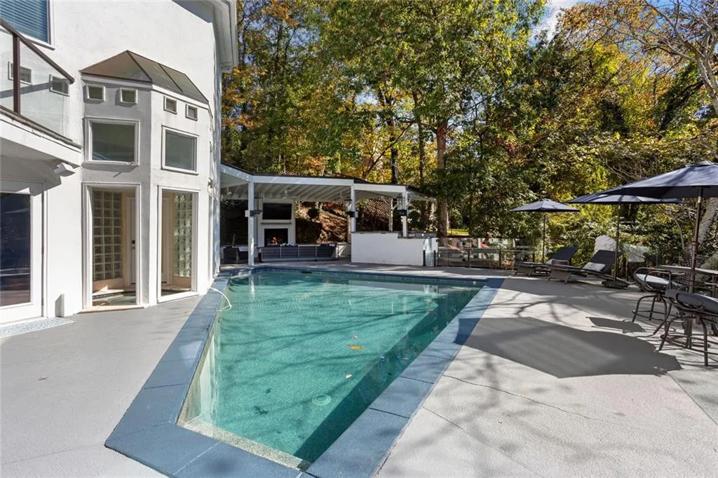 3906 Paces Ferry Road Nw, Atlanta, Georgia 30327, 6 Bedrooms Bedrooms, ,5 BathroomsBathrooms,Residential,For Sale,3906 Paces Ferry Road Nw,7677079