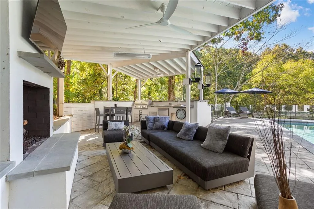 3906 Paces Ferry Road Nw, Atlanta, Georgia 30327, 6 Bedrooms Bedrooms, ,5 BathroomsBathrooms,Residential,For Sale,3906 Paces Ferry Road Nw,7677079