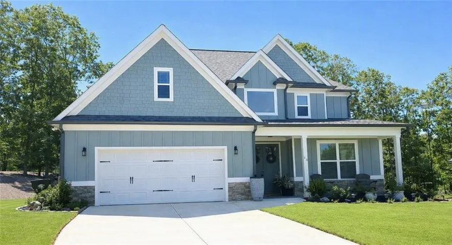Meticulously maintained newer construction home located in culdesac of sought after Griffin Manor...
