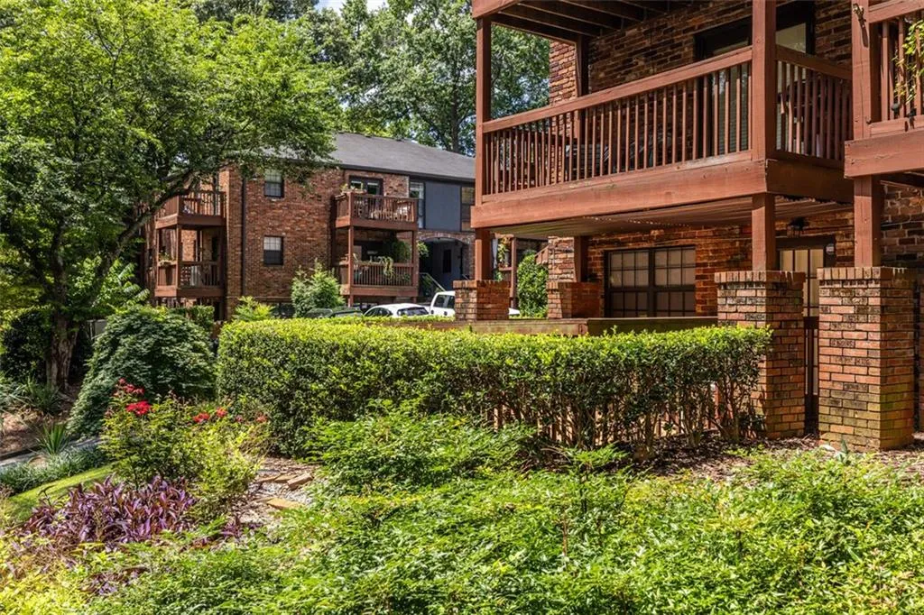 323 8th St Ne Unit 9, Atlanta, Georgia 30309, 1 Bedroom Bedrooms, ,1 BathroomBathrooms,Residential,For Sale,323 8th St Ne Unit 9,7613201