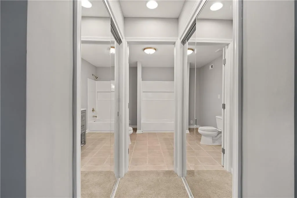 6520 Roswell Road Unit 30, Atlanta, Georgia 30328, 2 Bedrooms Bedrooms, ,2 BathroomsBathrooms,Residential,Sold,6520 Roswell Road Unit 30,7021947