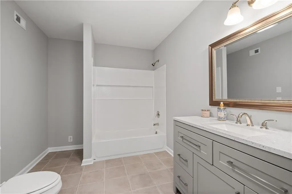6520 Roswell Road Unit 30, Atlanta, Georgia 30328, 2 Bedrooms Bedrooms, ,2 BathroomsBathrooms,Residential,Sold,6520 Roswell Road Unit 30,7021947