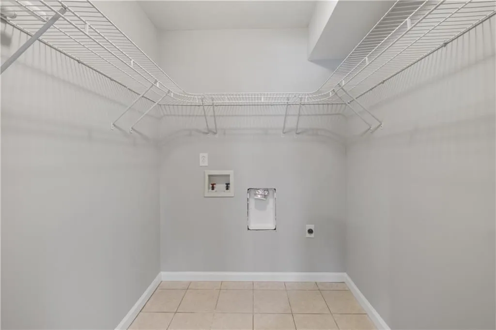 6520 Roswell Road Unit 30, Atlanta, Georgia 30328, 2 Bedrooms Bedrooms, ,2 BathroomsBathrooms,Residential,Sold,6520 Roswell Road Unit 30,7021947