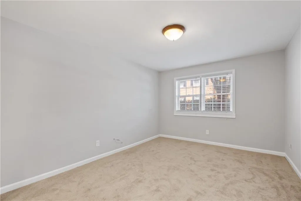 6520 Roswell Road Unit 30, Atlanta, Georgia 30328, 2 Bedrooms Bedrooms, ,2 BathroomsBathrooms,Residential,Sold,6520 Roswell Road Unit 30,7021947