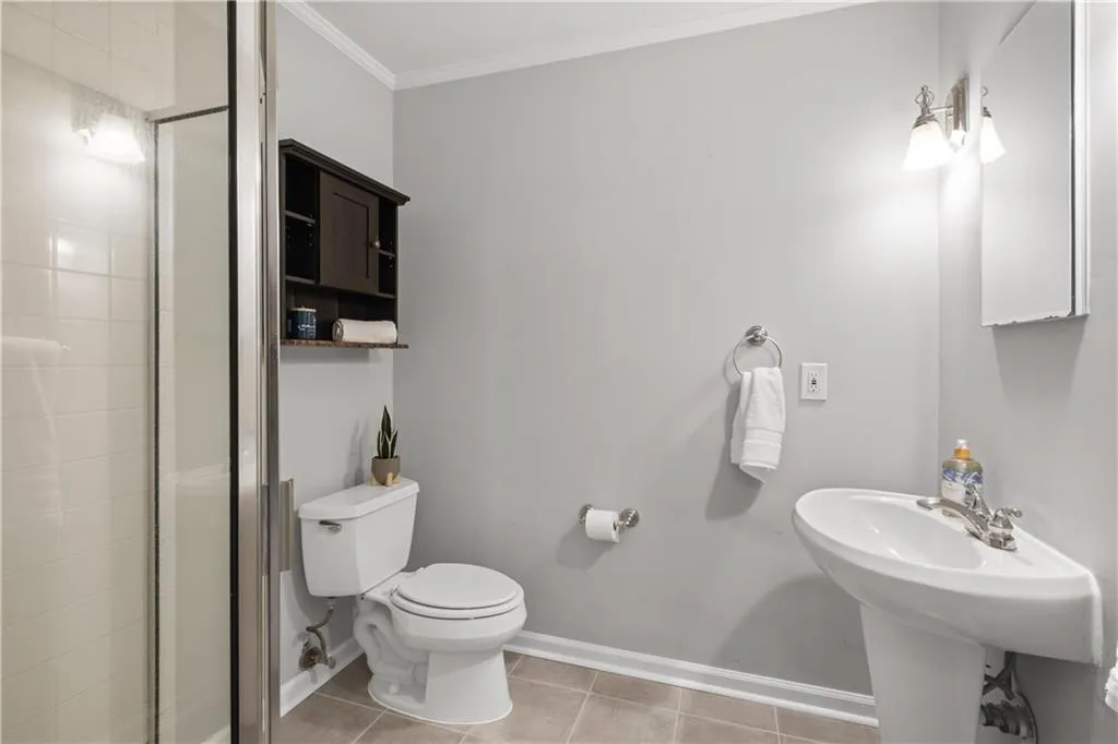 6520 Roswell Road Unit 30, Atlanta, Georgia 30328, 2 Bedrooms Bedrooms, ,2 BathroomsBathrooms,Residential,Sold,6520 Roswell Road Unit 30,7021947