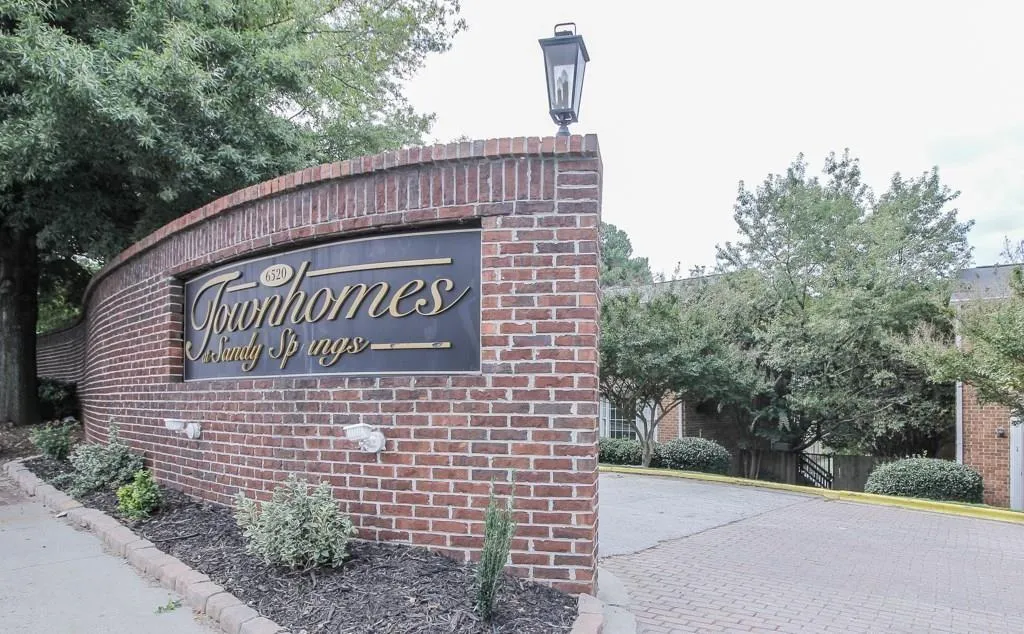 6520 Roswell Road Unit 30, Atlanta, Georgia 30328, 2 Bedrooms Bedrooms, ,2 BathroomsBathrooms,Residential,Sold,6520 Roswell Road Unit 30,7021947