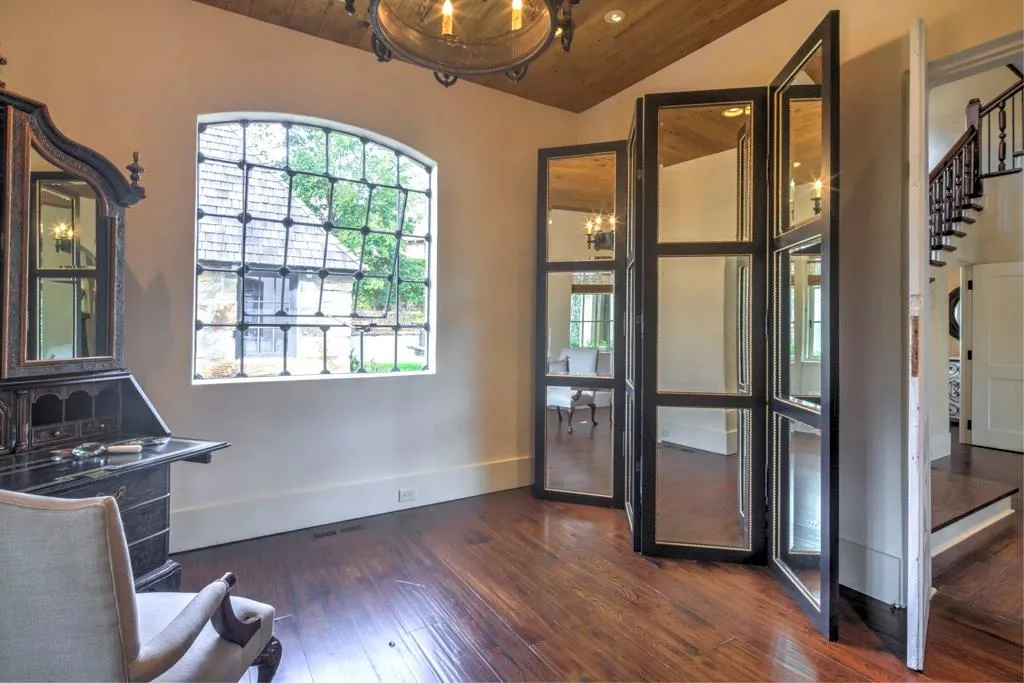 5537 Long Island Drive Nw, Atlanta, Georgia 30327, 5 Bedrooms Bedrooms, ,4 BathroomsBathrooms,Residential,Sold,5537 Long Island Drive Nw,5809351