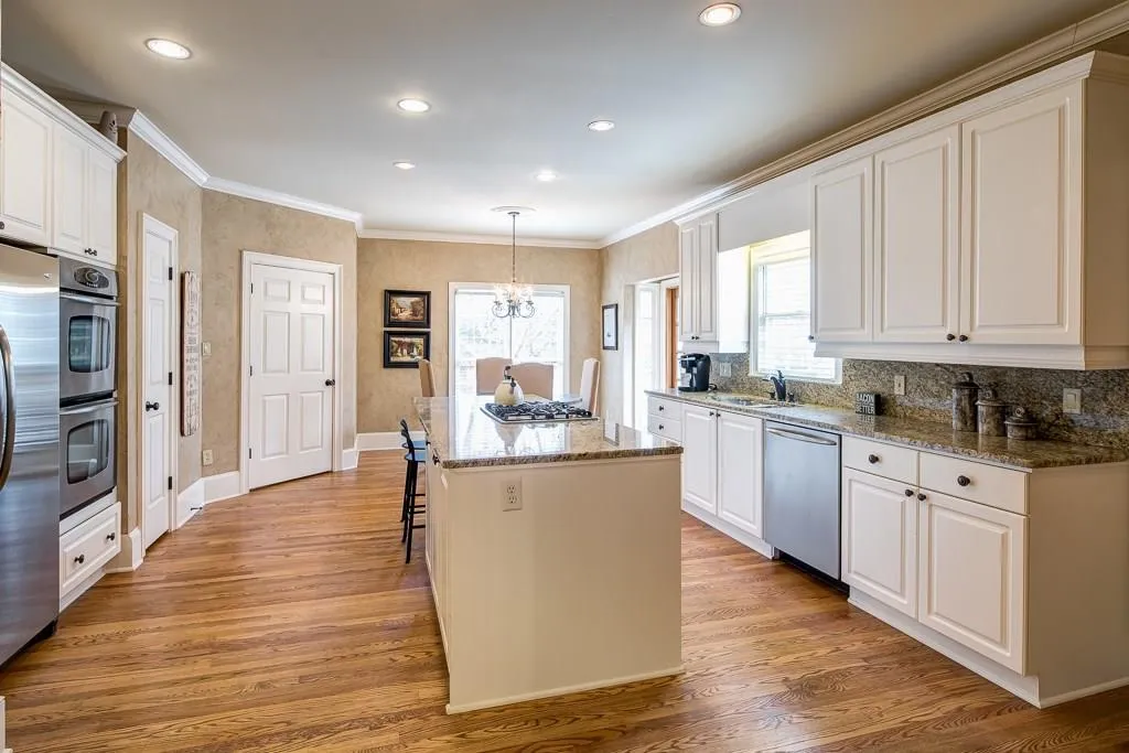 3270 Spalding Drive, Sandy Springs, Georgia 30350, 5 Bedrooms Bedrooms, ,4 BathroomsBathrooms,Residential,Sold,3270 Spalding Drive,5810238