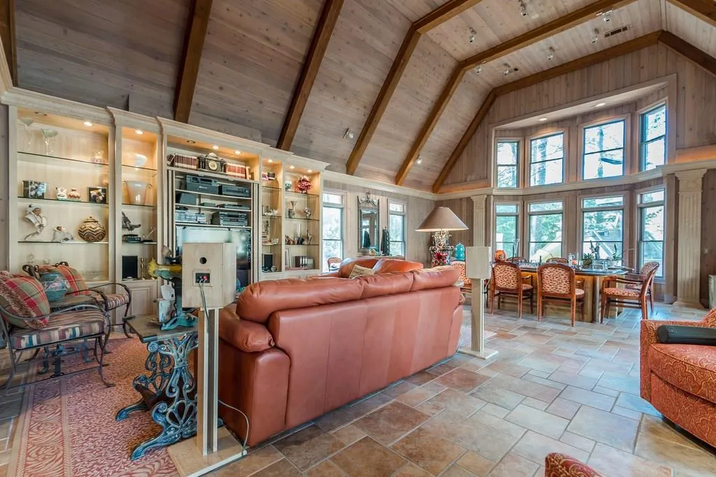 210 Riverland Court, Sandy Springs, Georgia 30350, 5 Bedrooms Bedrooms, ,4 BathroomsBathrooms,Residential,Sold,210 Riverland Court,6110203