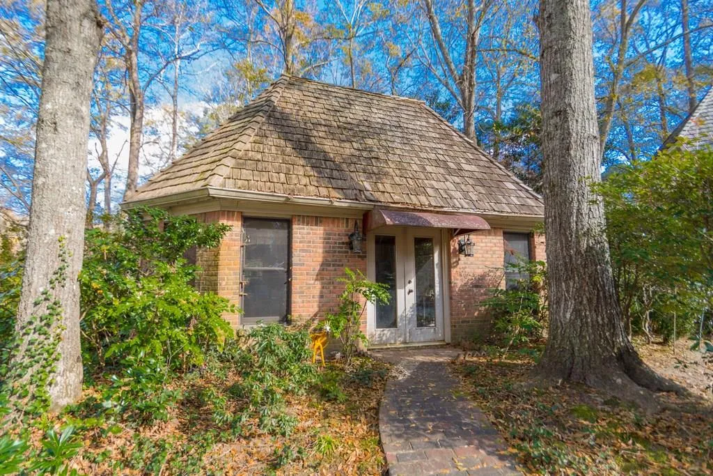 210 Riverland Court, Sandy Springs, Georgia 30350, 5 Bedrooms Bedrooms, ,4 BathroomsBathrooms,Residential,Sold,210 Riverland Court,6110203