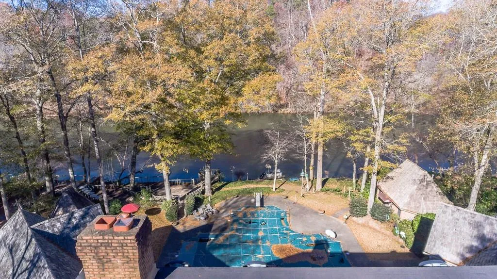 210 Riverland Court, Sandy Springs, Georgia 30350, 5 Bedrooms Bedrooms, ,4 BathroomsBathrooms,Residential,Sold,210 Riverland Court,6110203