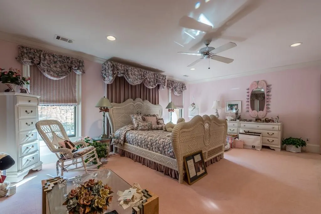 210 Riverland Court, Sandy Springs, Georgia 30350, 5 Bedrooms Bedrooms, ,4 BathroomsBathrooms,Residential,Sold,210 Riverland Court,6110203