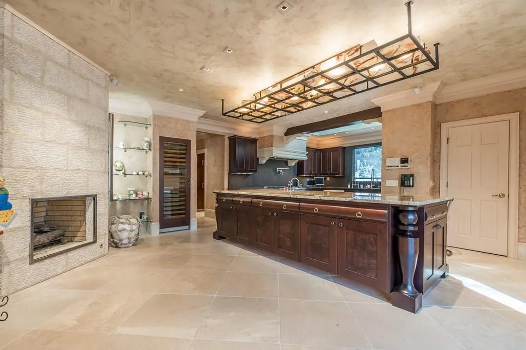 210 Riverland Court, Sandy Springs, Georgia 30350, 5 Bedrooms Bedrooms, ,4 BathroomsBathrooms,Residential,Sold,210 Riverland Court,6110203