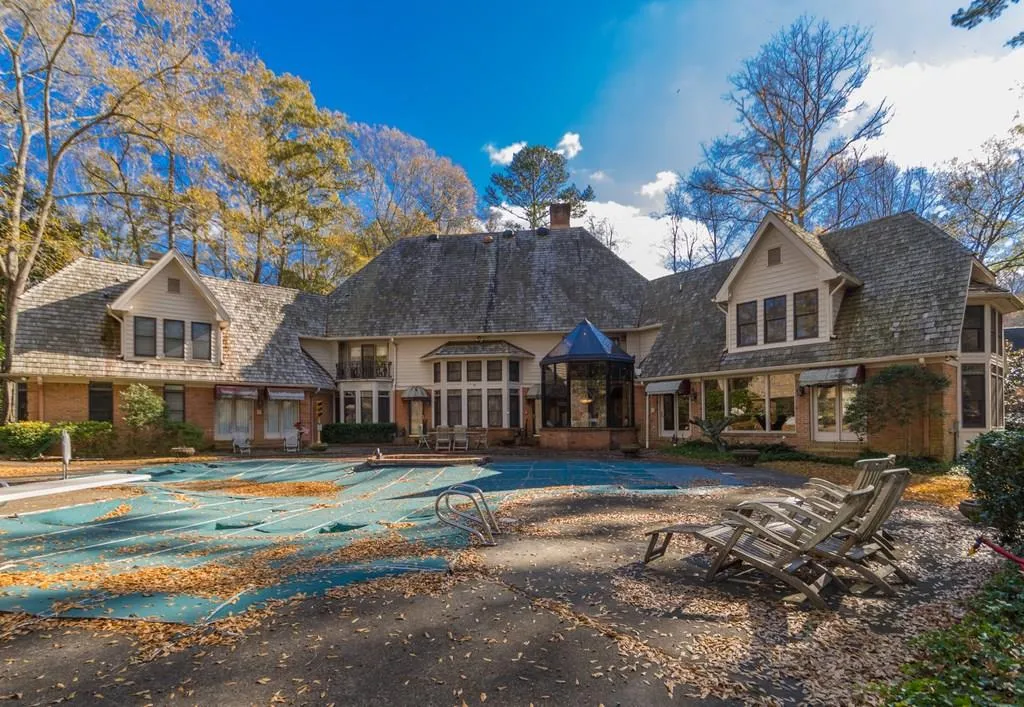 210 Riverland Court, Sandy Springs, Georgia 30350, 5 Bedrooms Bedrooms, ,4 BathroomsBathrooms,Residential,Sold,210 Riverland Court,6110203