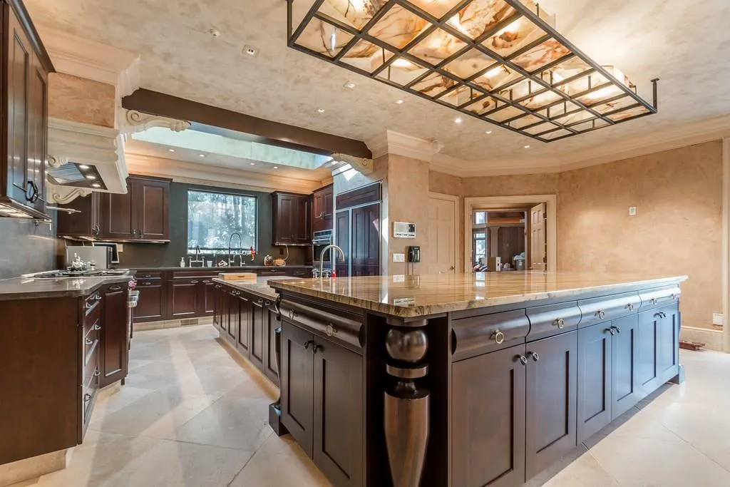 210 Riverland Court, Sandy Springs, Georgia 30350, 5 Bedrooms Bedrooms, ,4 BathroomsBathrooms,Residential,Sold,210 Riverland Court,6110203