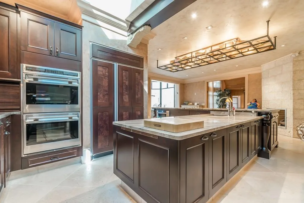 210 Riverland Court, Sandy Springs, Georgia 30350, 5 Bedrooms Bedrooms, ,4 BathroomsBathrooms,Residential,Sold,210 Riverland Court,6110203