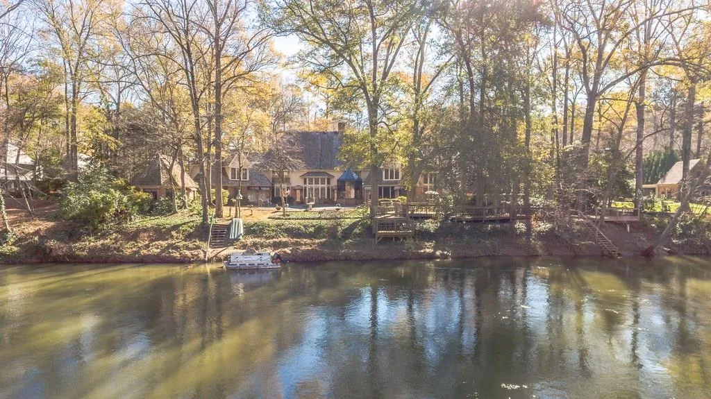 210 Riverland Court, Sandy Springs, Georgia 30350, 5 Bedrooms Bedrooms, ,4 BathroomsBathrooms,Residential,Sold,210 Riverland Court,6110203