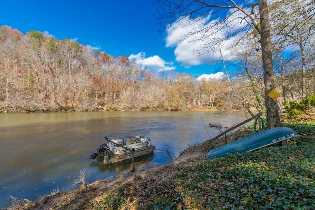 210 Riverland Court, Sandy Springs, Georgia 30350, 5 Bedrooms Bedrooms, ,4 BathroomsBathrooms,Residential,Sold,210 Riverland Court,6110203