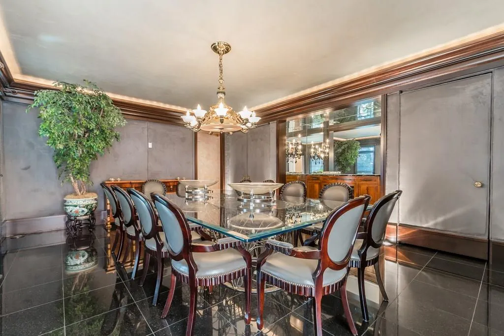 210 Riverland Court, Sandy Springs, Georgia 30350, 5 Bedrooms Bedrooms, ,4 BathroomsBathrooms,Residential,Sold,210 Riverland Court,6110203