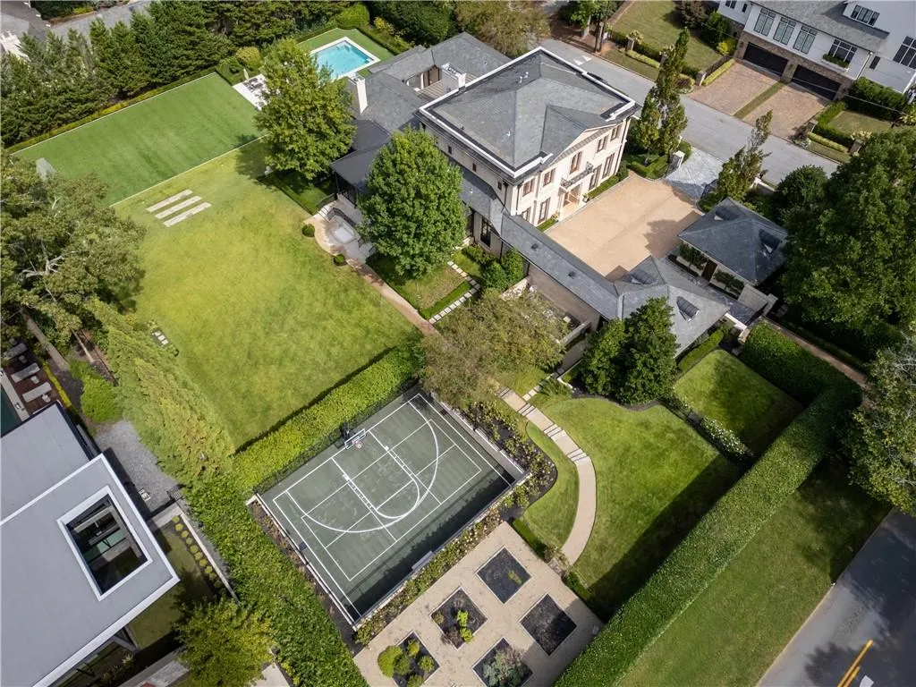 225 W Paces Ferry Road Nw, Atlanta, Georgia 30305, 5 Bedrooms Bedrooms, ,5 BathroomsBathrooms,Residential,For Sale,225 W Paces Ferry Road Nw,7654987